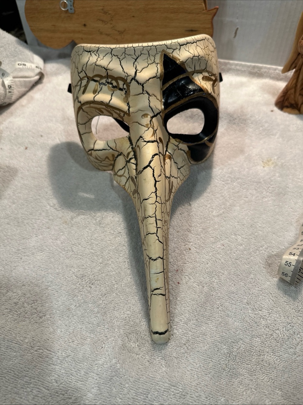 Venetian-Style Long-Nose Reptile Habitat Mask - Cream and Black